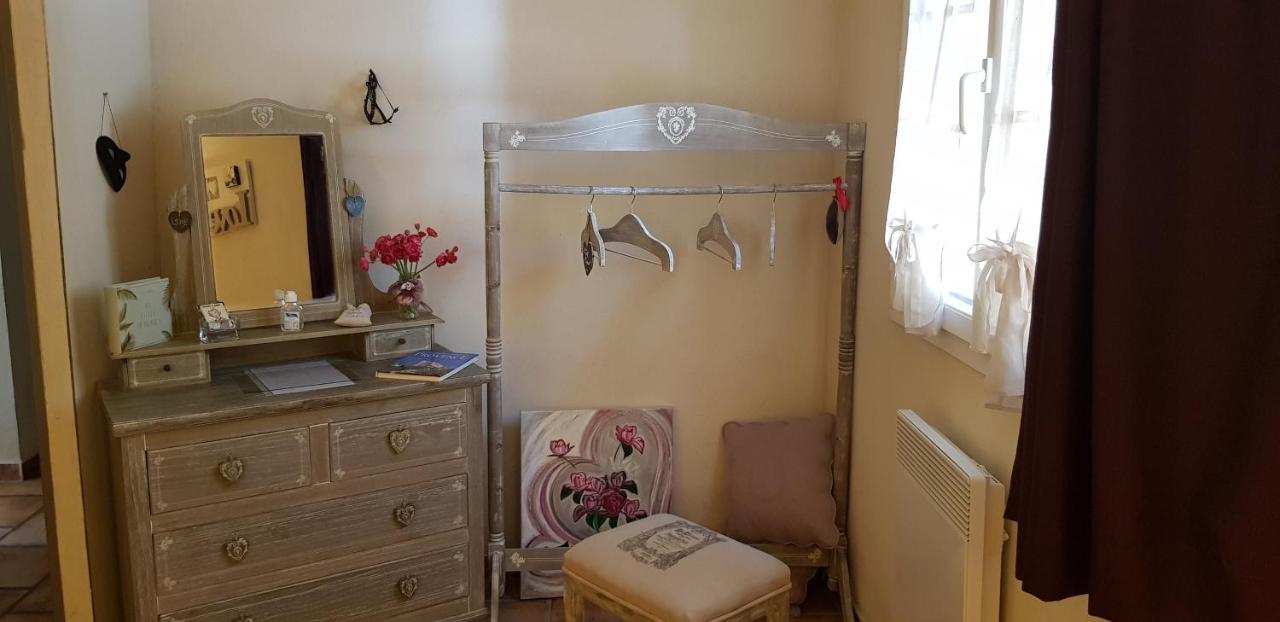 Bed and Breakfast Fenetre Sur Les Alpilles Saint-Martin-de-Crau Zewnętrze zdjęcie