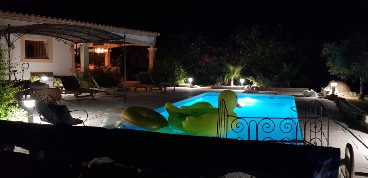 Bed and Breakfast Fenetre Sur Les Alpilles Saint-Martin-de-Crau Zewnętrze zdjęcie