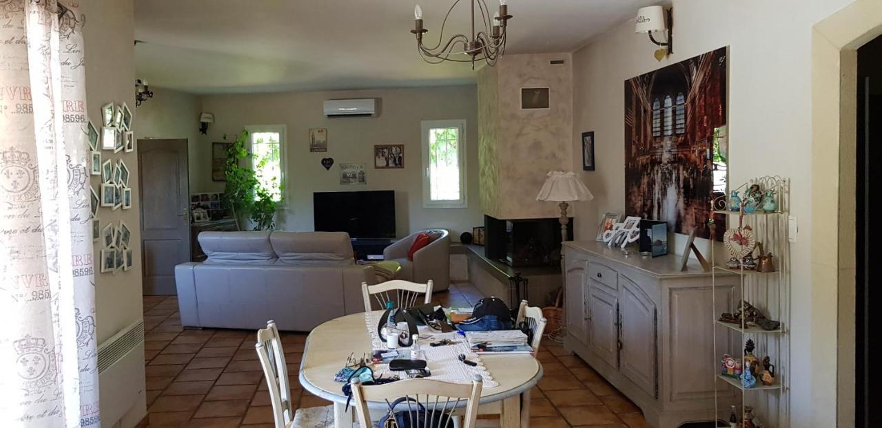 Bed and Breakfast Fenetre Sur Les Alpilles Saint-Martin-de-Crau Zewnętrze zdjęcie