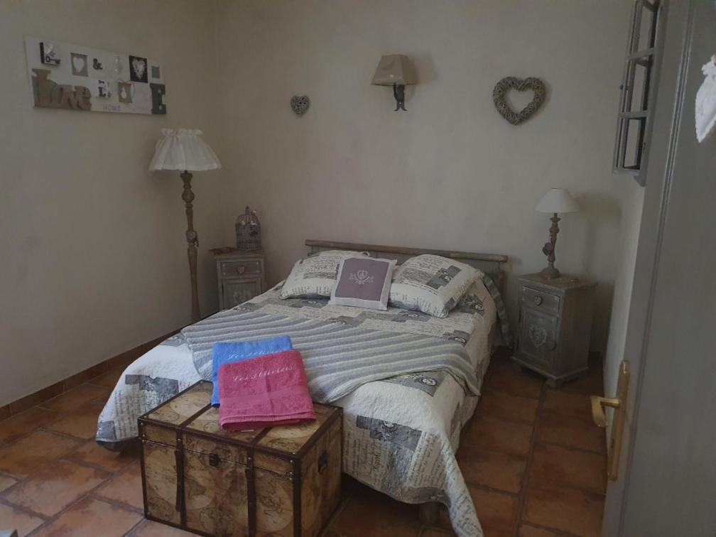 Bed and Breakfast Fenetre Sur Les Alpilles Saint-Martin-de-Crau Zewnętrze zdjęcie