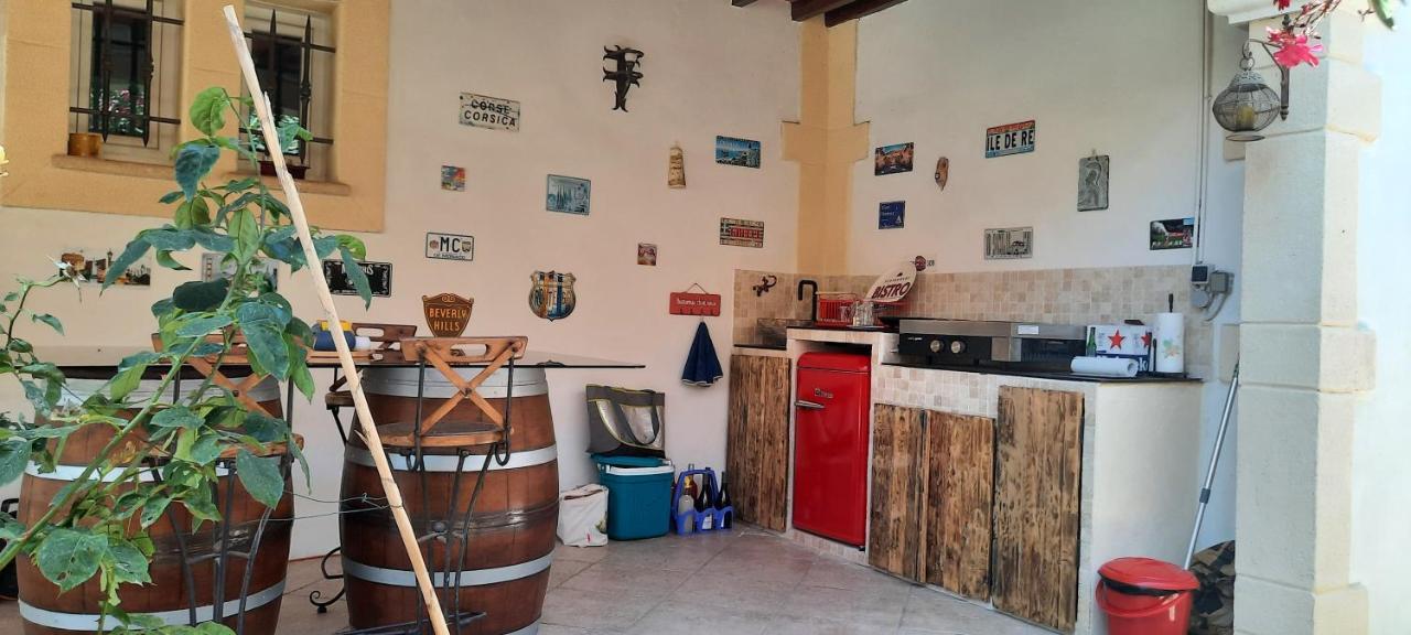 Bed and Breakfast Fenetre Sur Les Alpilles Saint-Martin-de-Crau Zewnętrze zdjęcie