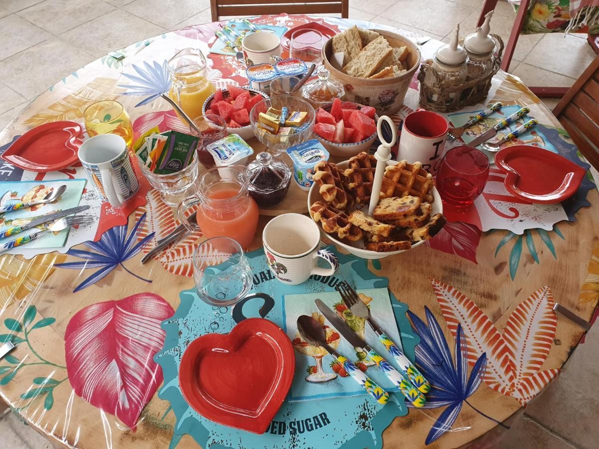 Bed and Breakfast Fenetre Sur Les Alpilles Saint-Martin-de-Crau Zewnętrze zdjęcie
